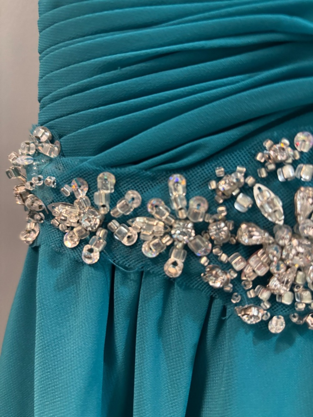 Elegant Teal Evening Gown - Picture 3 of 15